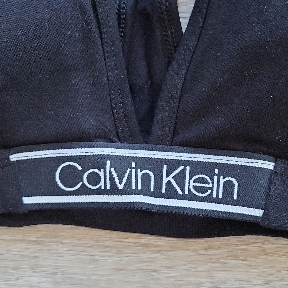 Calvin Klein The Ultimate Comfort Bralette - M - Picture 3 of 6